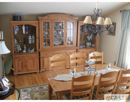 19 Rolling Road East Brunswick, NJ 08816 - Photo 3 of 10 Gallery Image 3