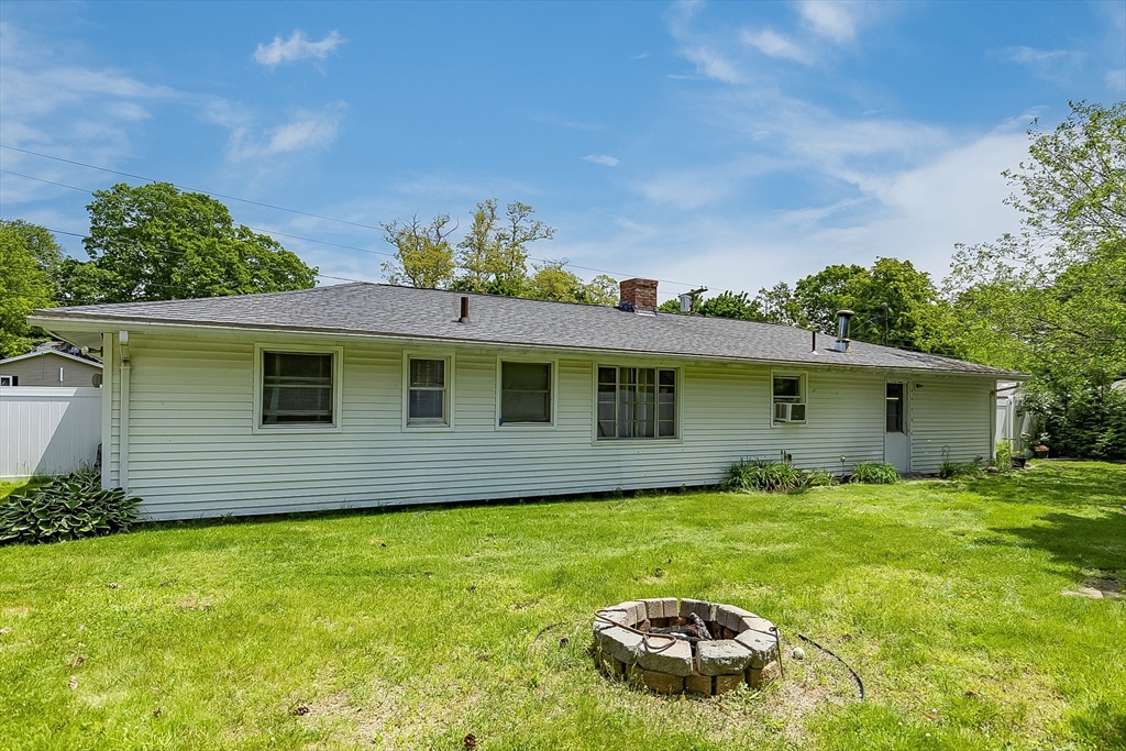 8 Andover Road Beverly, MA 01915 - Photo 12 of 30