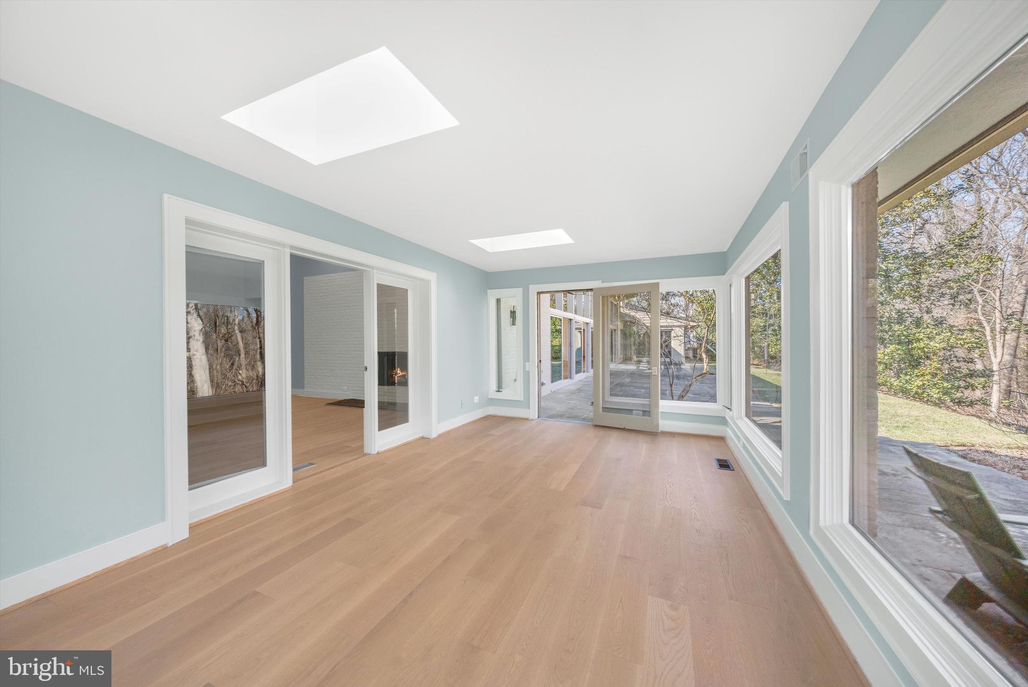 1402 Langley Place McLean, VA 22101 - Photo 12 of 46 Reading/Sitting Room off of Primary Suite