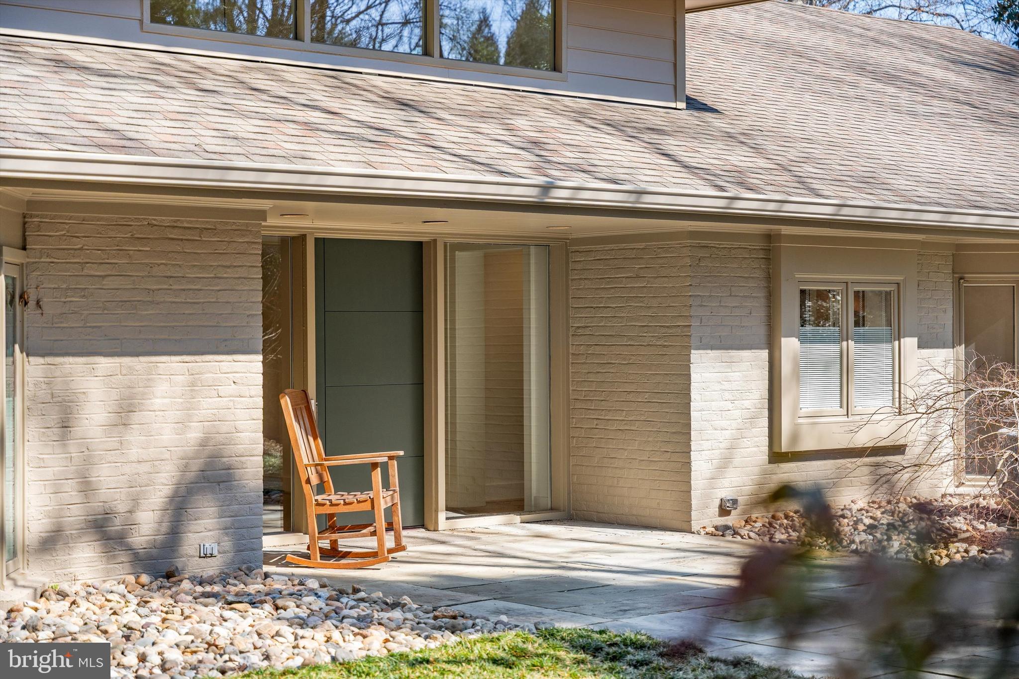 1402 Langley Place McLean, VA 22101 - Photo 2 of 46 Covered entry