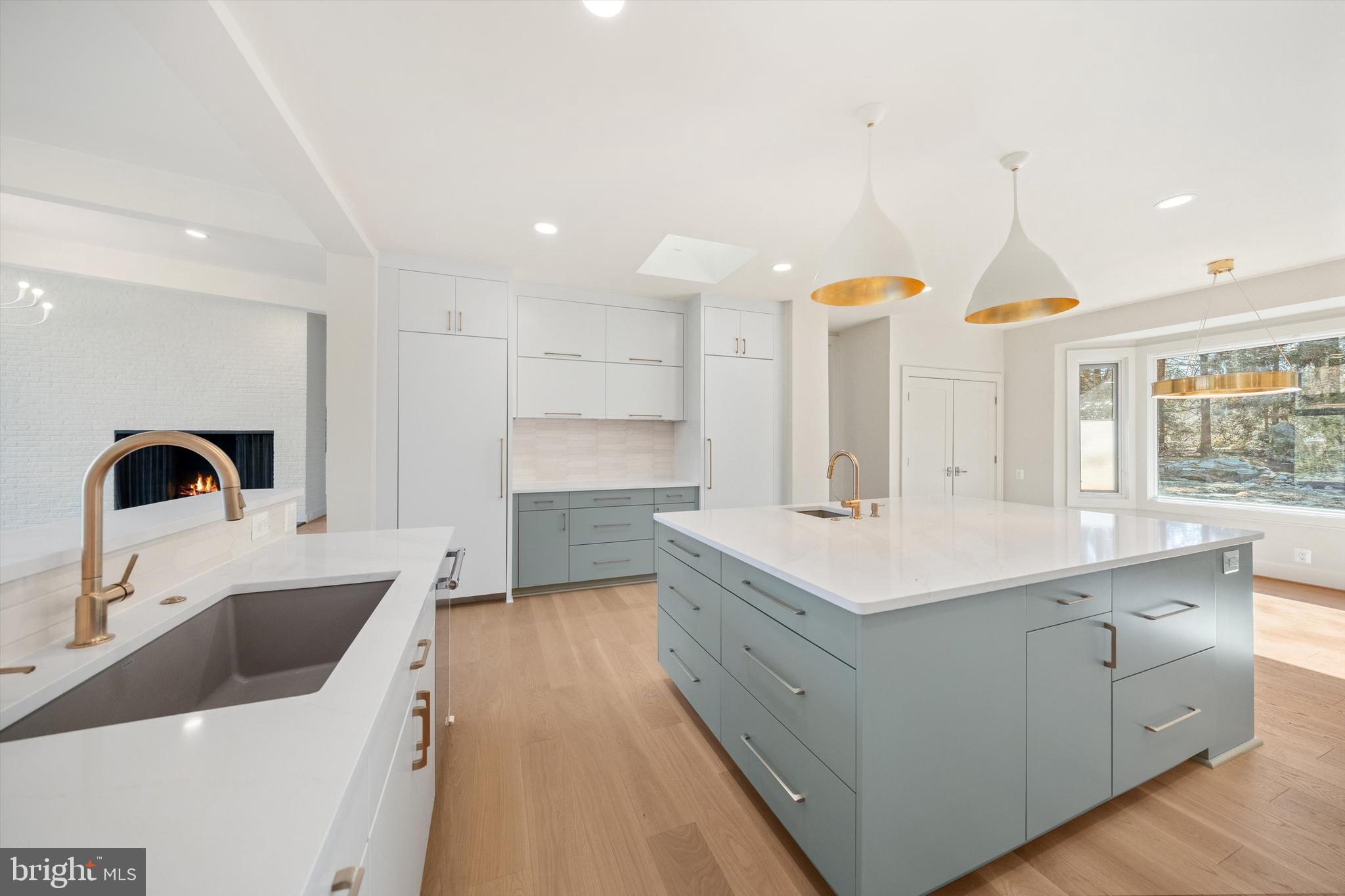 1402 Langley Place McLean, VA 22101 - Photo 22 of 46 Oversized Center Island in Kitchen