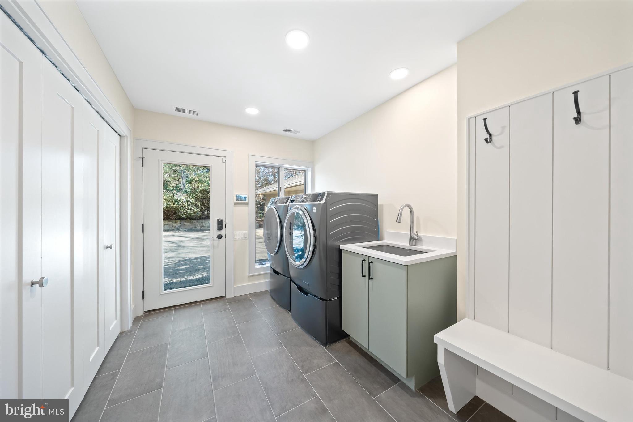 1402 Langley Place McLean, VA 22101 - Photo 45 of 46 Laundry with upgraded appliances