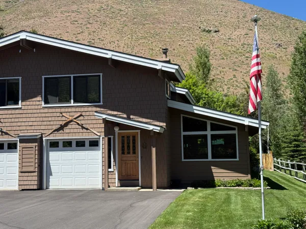 $1,125,000 | 135 Belmont Drive, Unit B, Ketchum, ID 83340