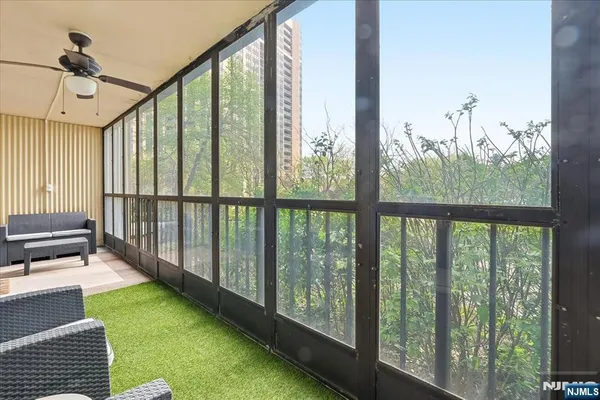 $4,600 | 300 Winston Drive, Unit L5, Cliffside Park, NJ 07010