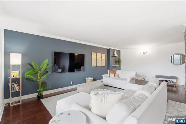 $4,600 | 300 Winston Drive, Unit L5, Cliffside Park, NJ 07010