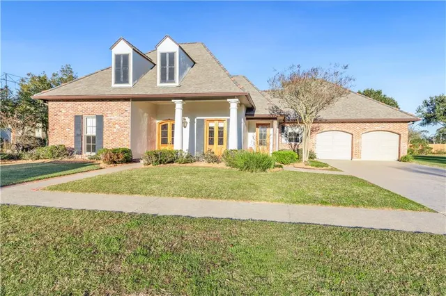 $789,500 | 100-102 Brahmwell Court, Lafayette, LA 70508