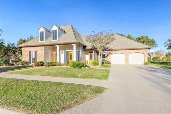 $769,500 | 100-102 Brahmwell Court, Lafayette, LA 70508