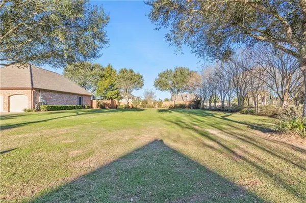 $769,500 | 100-102 Brahmwell Court, Lafayette, LA 70508