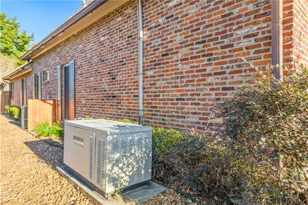 $769,500 | 100-102 Brahmwell Court, Lafayette, LA 70508