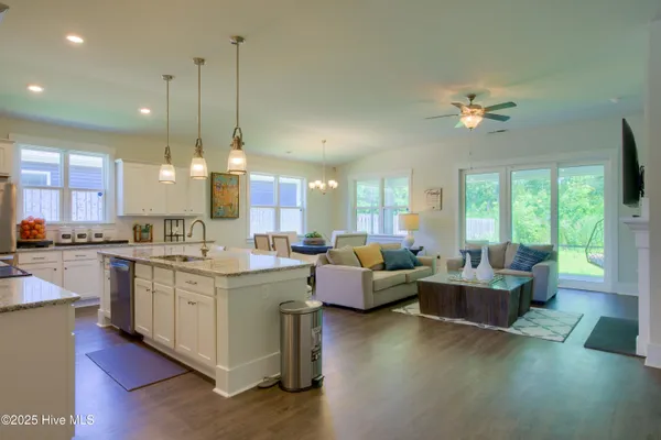 $2,500 | 332 Edgewater Way, Holly Ridge, NC 28445