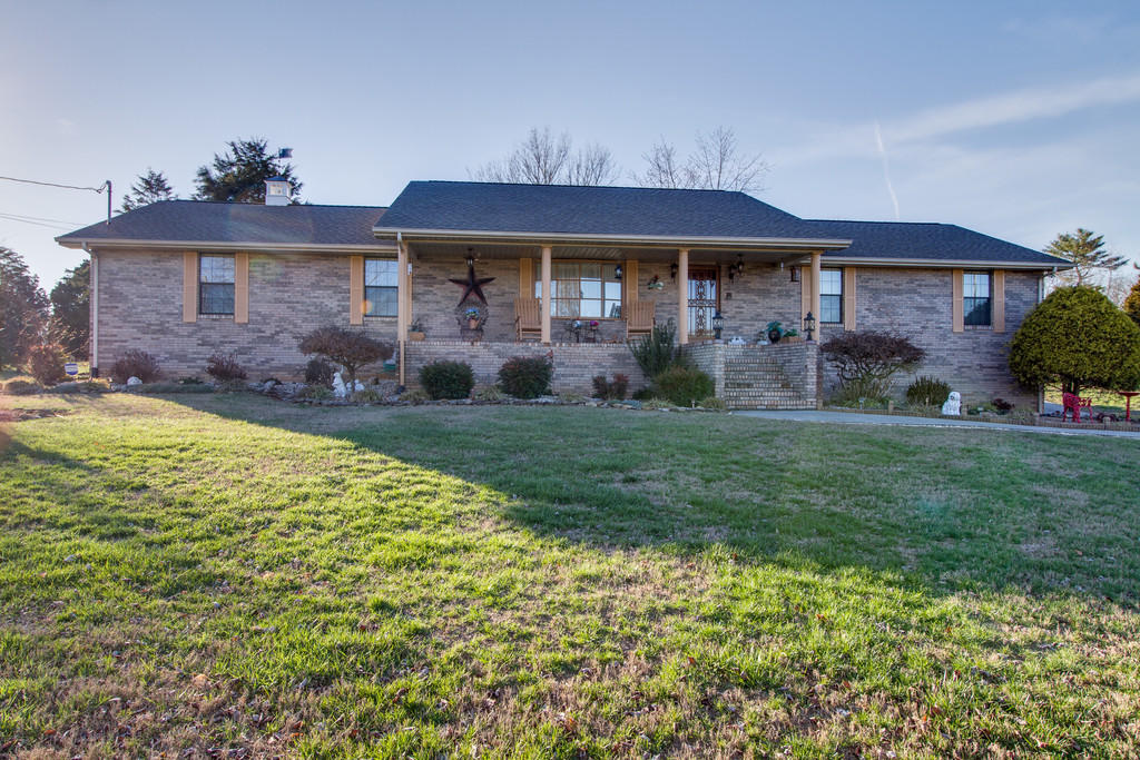 933 Chris Road Strawberry Plains, TN 37871 - Photo 2 of 38 Chris Rd Photos-1002