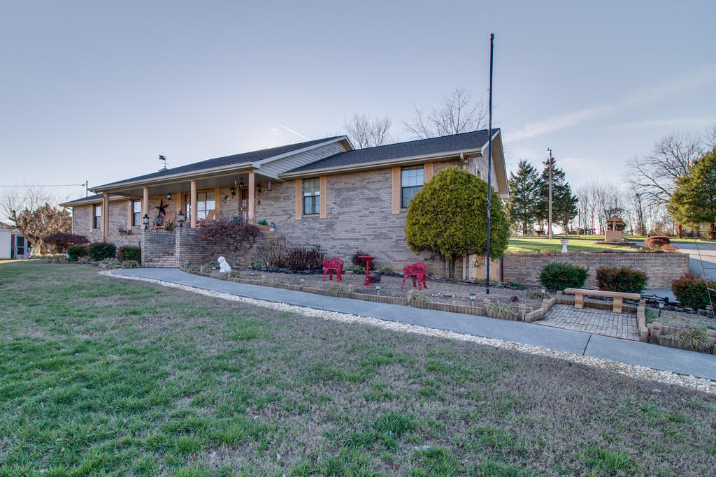 933 Chris Road Strawberry Plains, TN 37871 - Photo 3 of 38 Chris Rd Photos-1003
