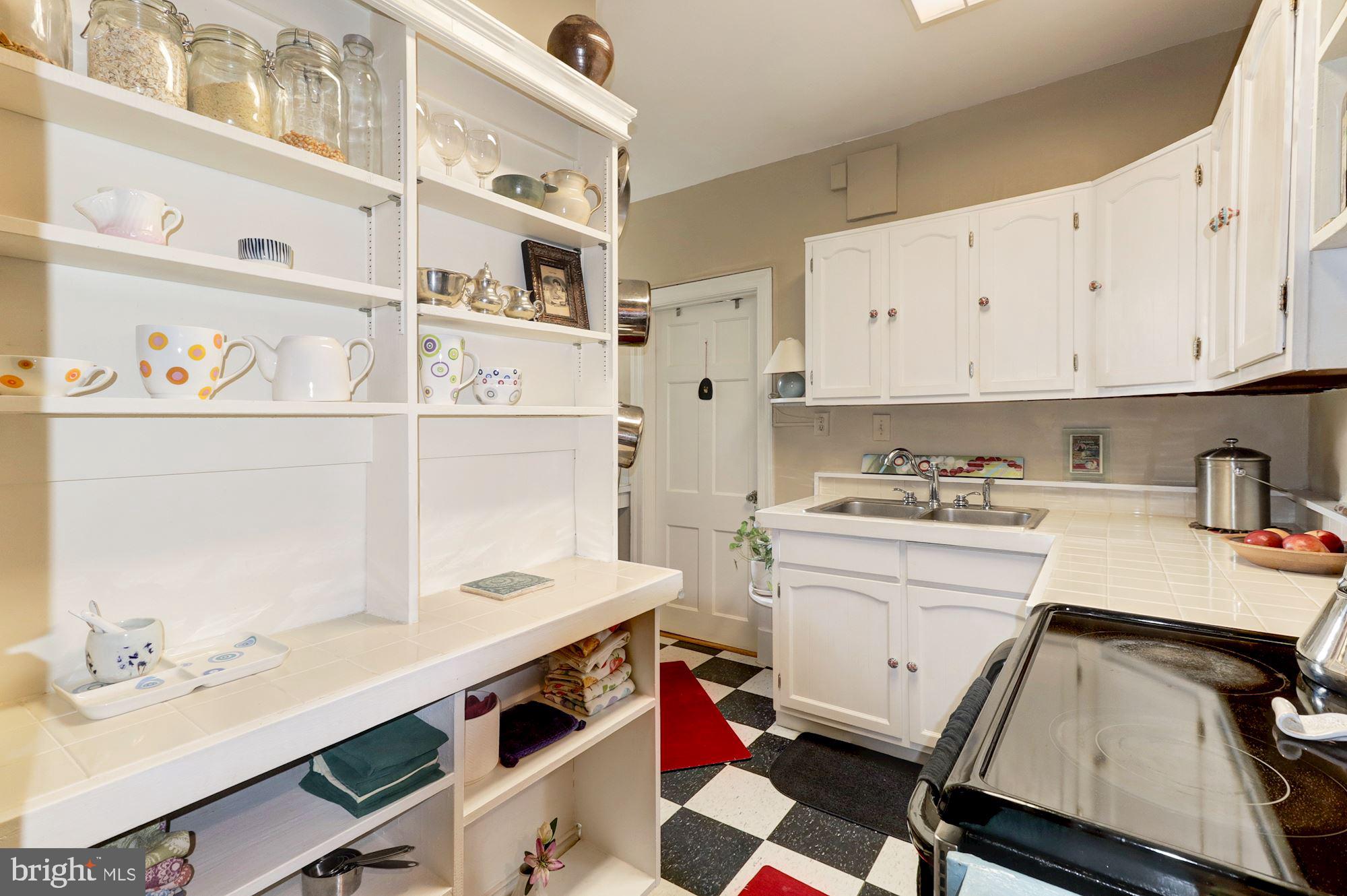 2801 Adams Mill Road Northwest, Unit 111 Washington, DC 20009 - Photo 20 of 24 Kitchen