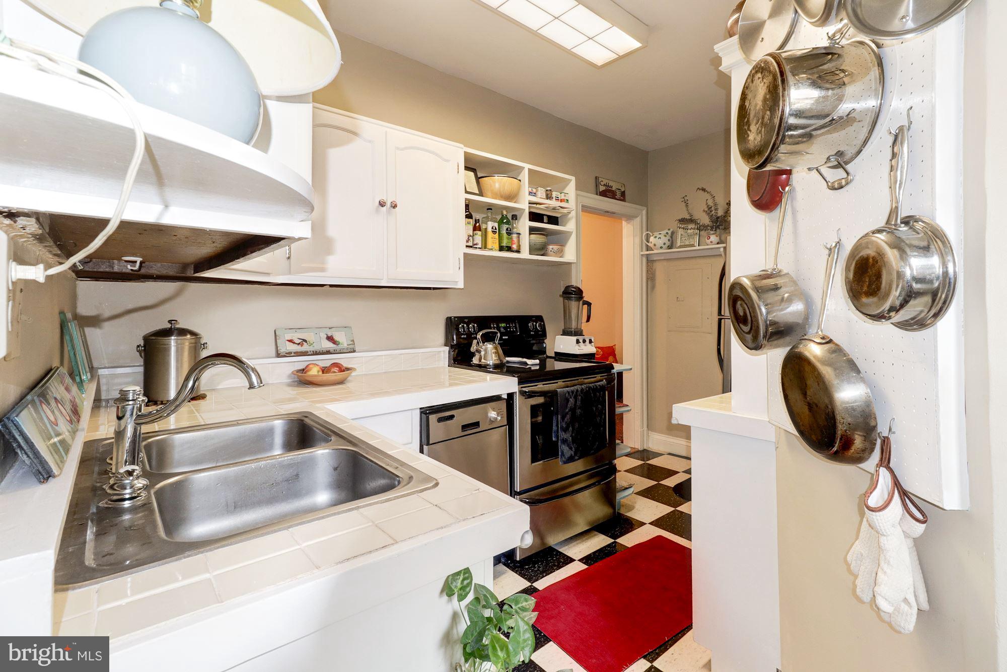 2801 Adams Mill Road Northwest, Unit 111 Washington, DC 20009 - Photo 22 of 24 Kitchen