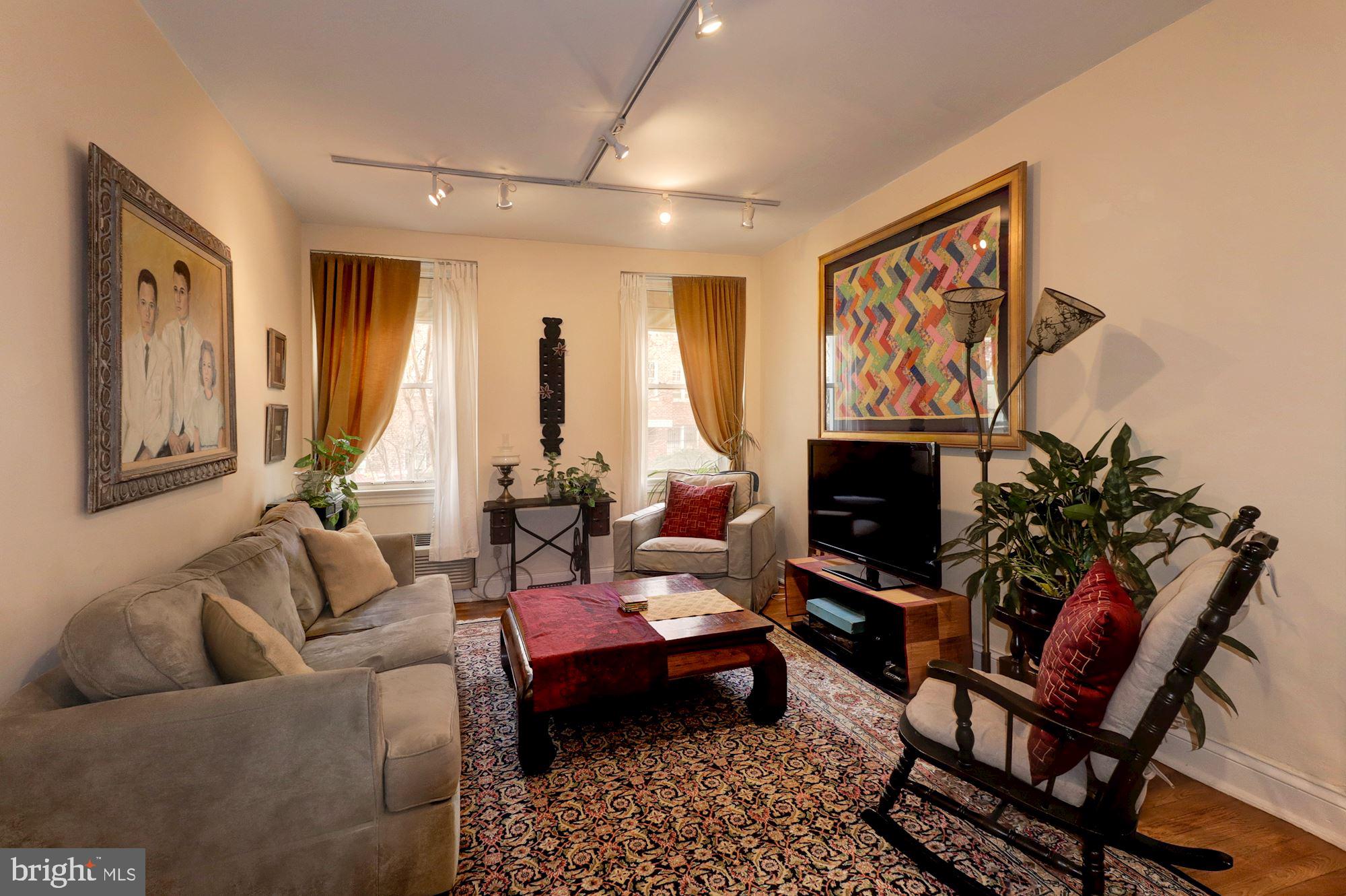 2801 Adams Mill Road Northwest, Unit 111 Washington, DC 20009 - Photo 5 of 24 Spacious Living Room