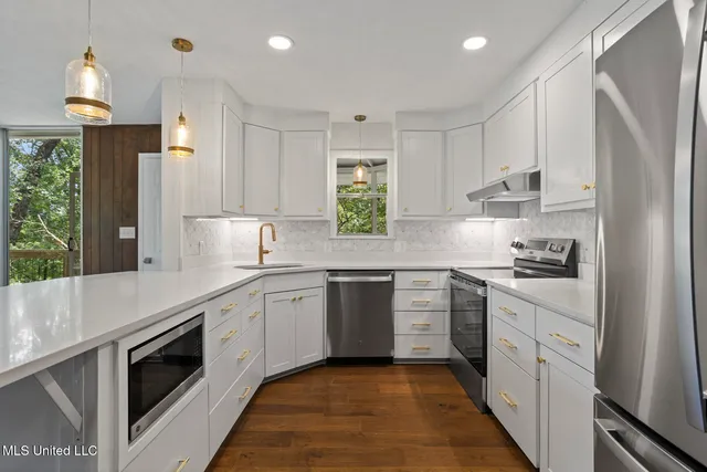 $415,000 | 221 West Virginia Drive, Clinton, MS 39056