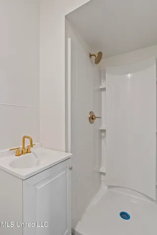 $415,000 | 221 West Virginia Drive, Clinton, MS 39056