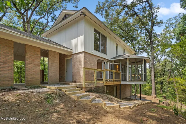 $415,000 | 221 West Virginia Drive, Clinton, MS 39056