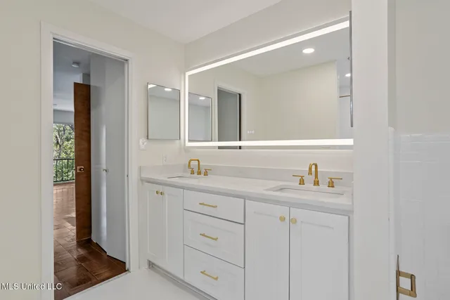 $415,000 | 221 West Virginia Drive, Clinton, MS 39056