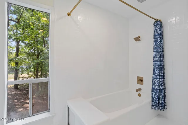 $415,000 | 221 West Virginia Drive, Clinton, MS 39056