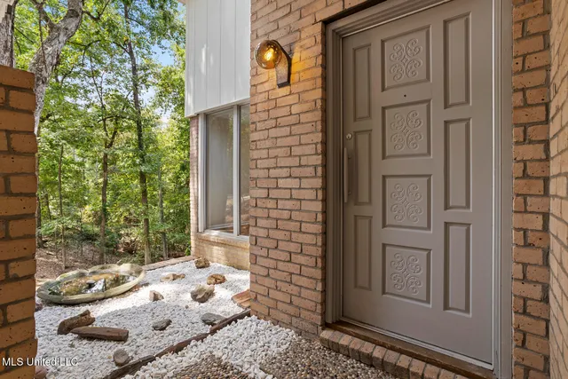 $415,000 | 221 West Virginia Drive, Clinton, MS 39056