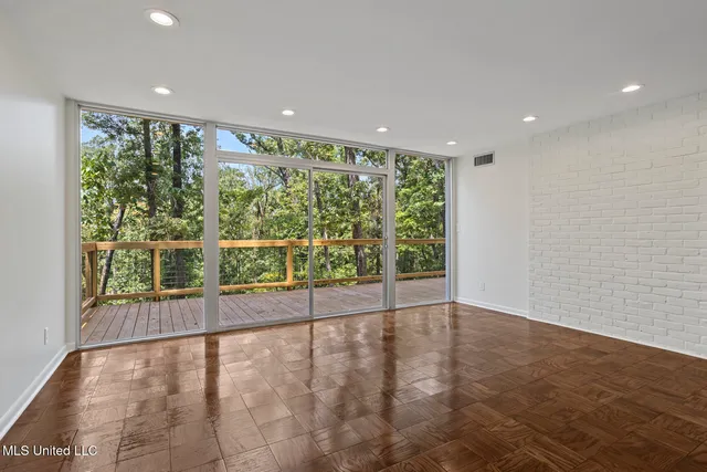 $415,000 | 221 West Virginia Drive, Clinton, MS 39056