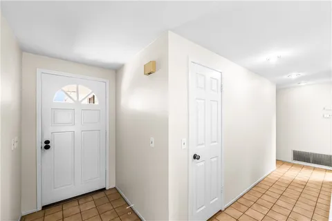 $1,355,000 | 3462 Windsor Court, Costa Mesa, CA 92626