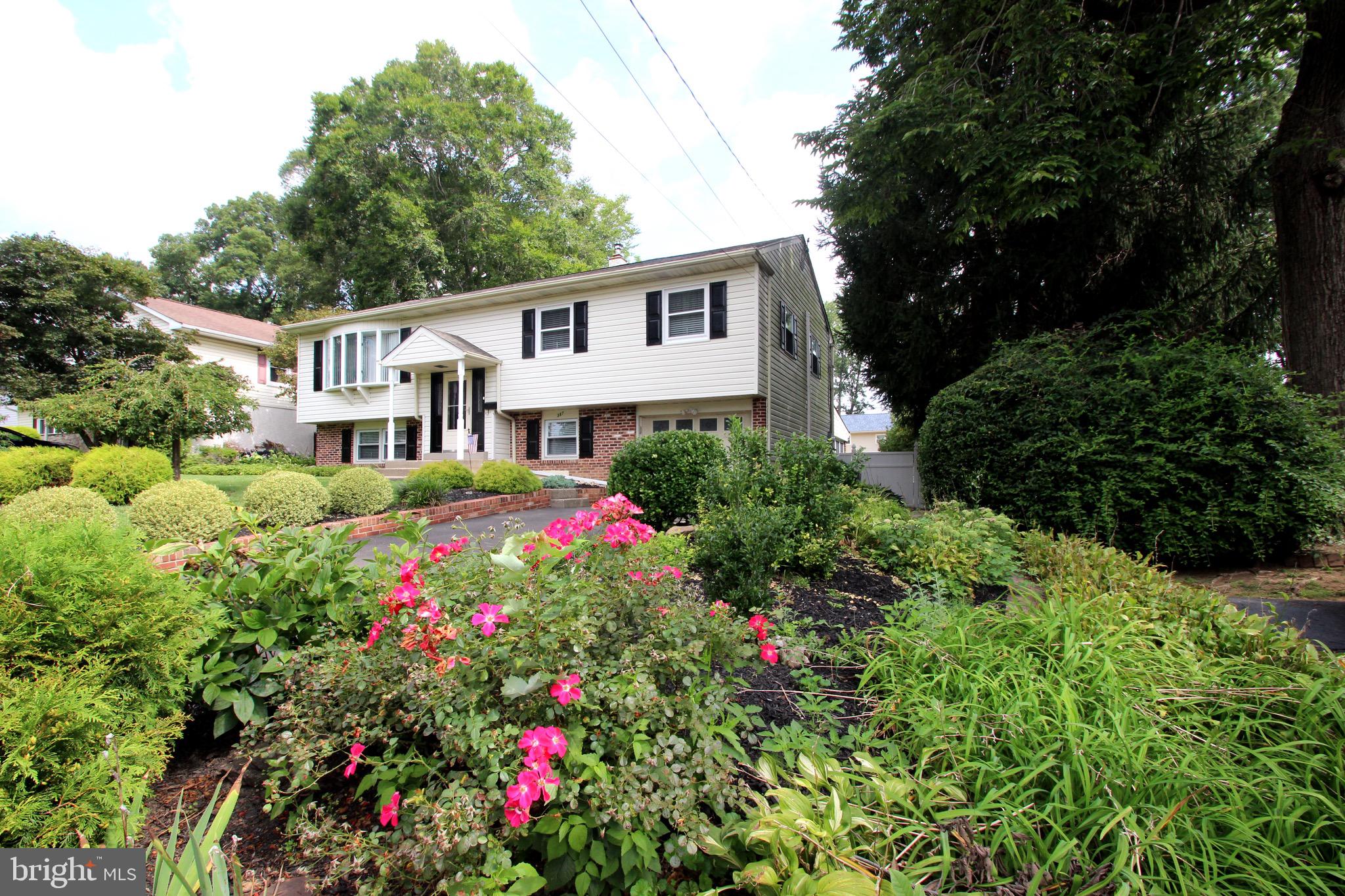 387 Hancock Road Warminster, PA 18974 - Photo 3 of 27