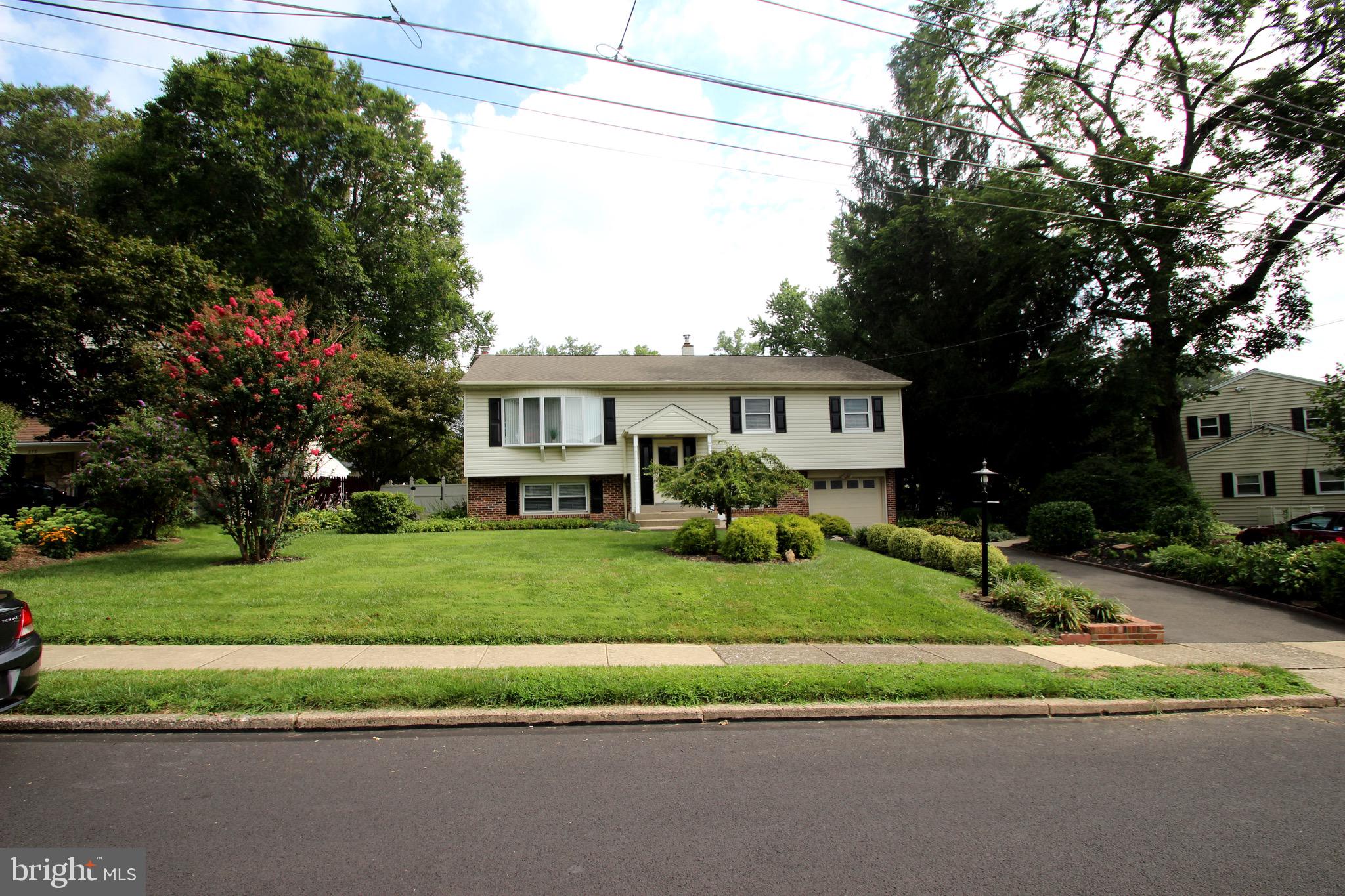 387 Hancock Road Warminster, PA 18974 - Photo 4 of 27