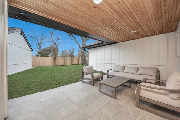 $649,900 | 2302 Parana Drive, Houston, TX 77080