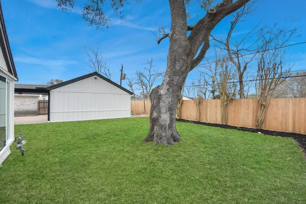 $649,900 | 2302 Parana Drive, Houston, TX 77080