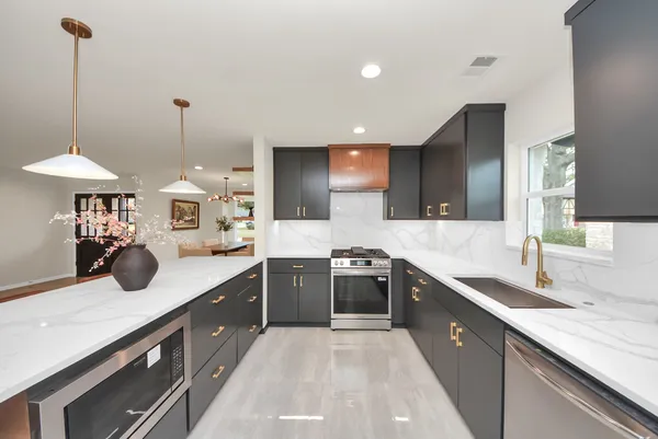 $649,900 | 2302 Parana Drive, Houston, TX 77080