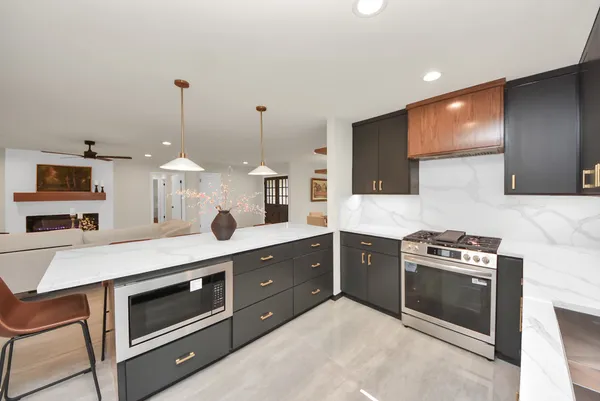 $649,900 | 2302 Parana Drive, Houston, TX 77080