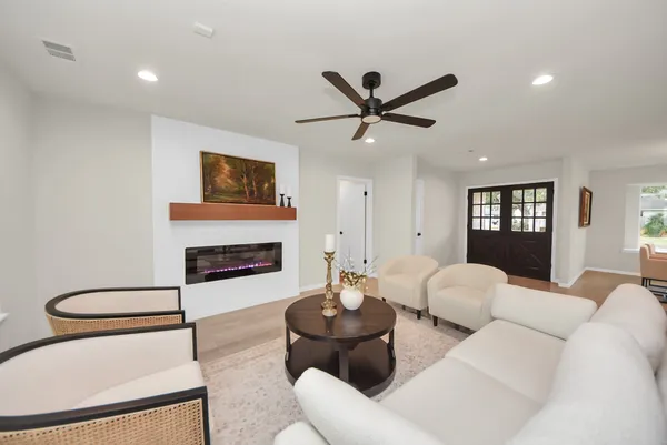 $649,900 | 2302 Parana Drive, Houston, TX 77080