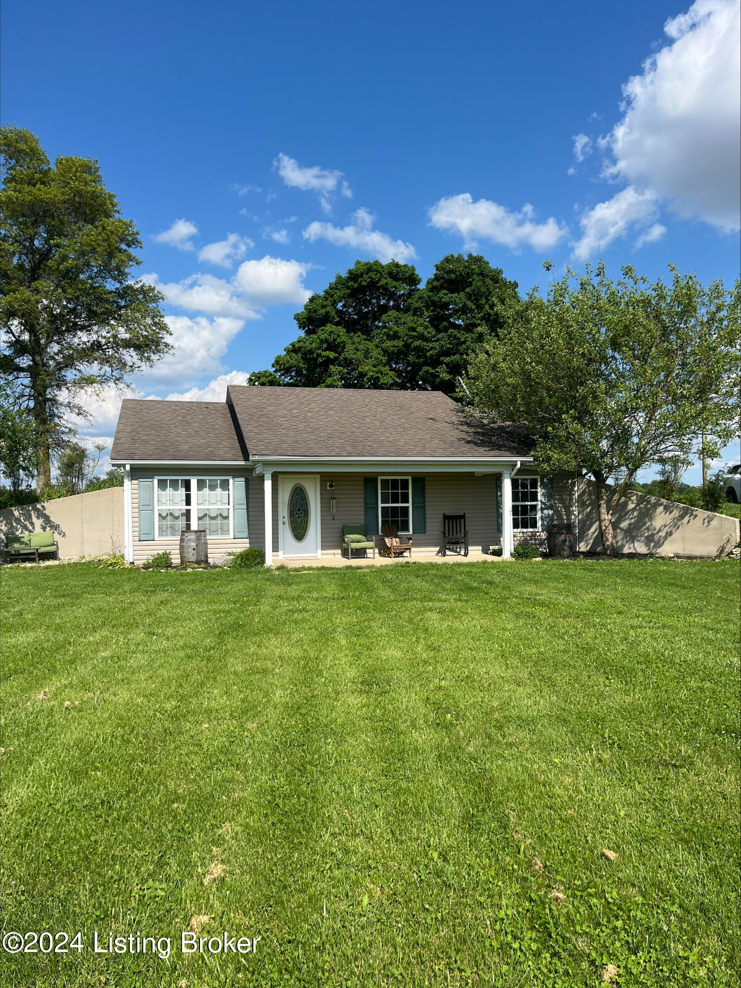 3011 Hawkins Road Sonora, KY 42776 - Photo 2 of 24 processed-09495182-98FF-4ACE-A97E-6F640D