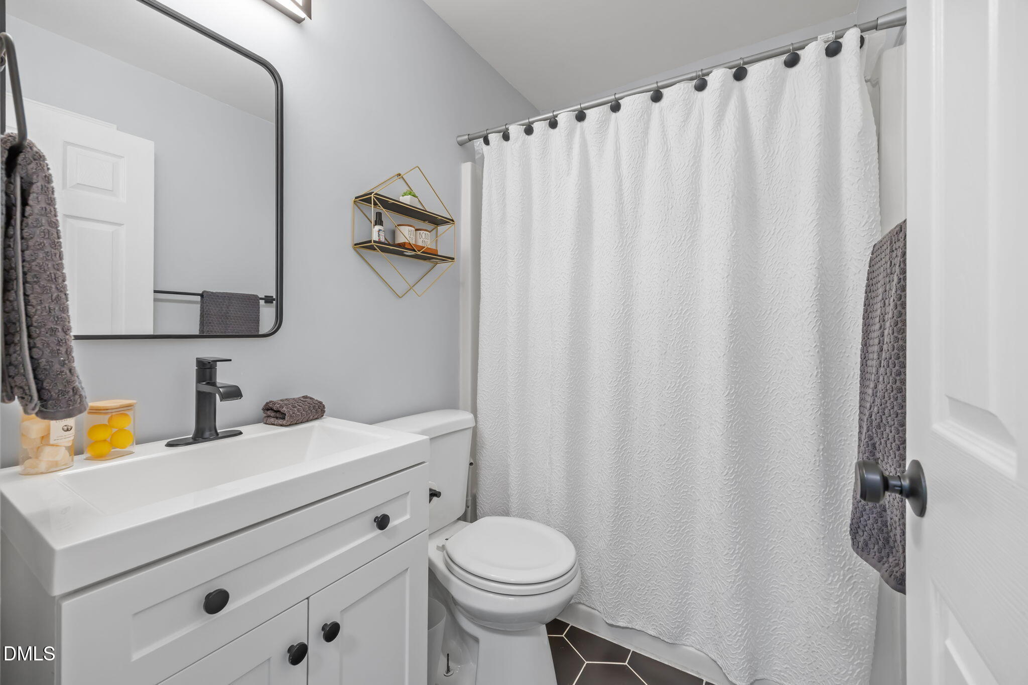 1109 Thelonious Drive Raleigh, NC 27610 - Photo 23 of 32 38-web-or-mls-IMG_9464