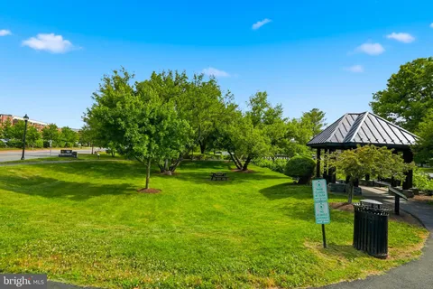 $929,900 | 232 Bluemont Branch Terrace Southeast, Leesburg, VA 20175