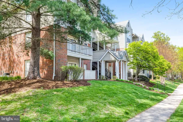 $2,150 | 12155 Penderview Terrace, Unit 804, Fairfax, VA 22033