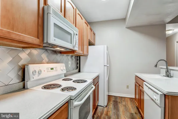 $2,150 | 12155 Penderview Terrace, Unit 804, Fairfax, VA 22033