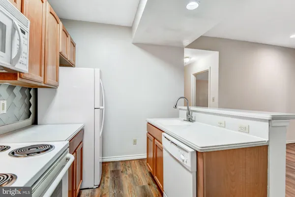 $2,150 | 12155 Penderview Terrace, Unit 804, Fairfax, VA 22033