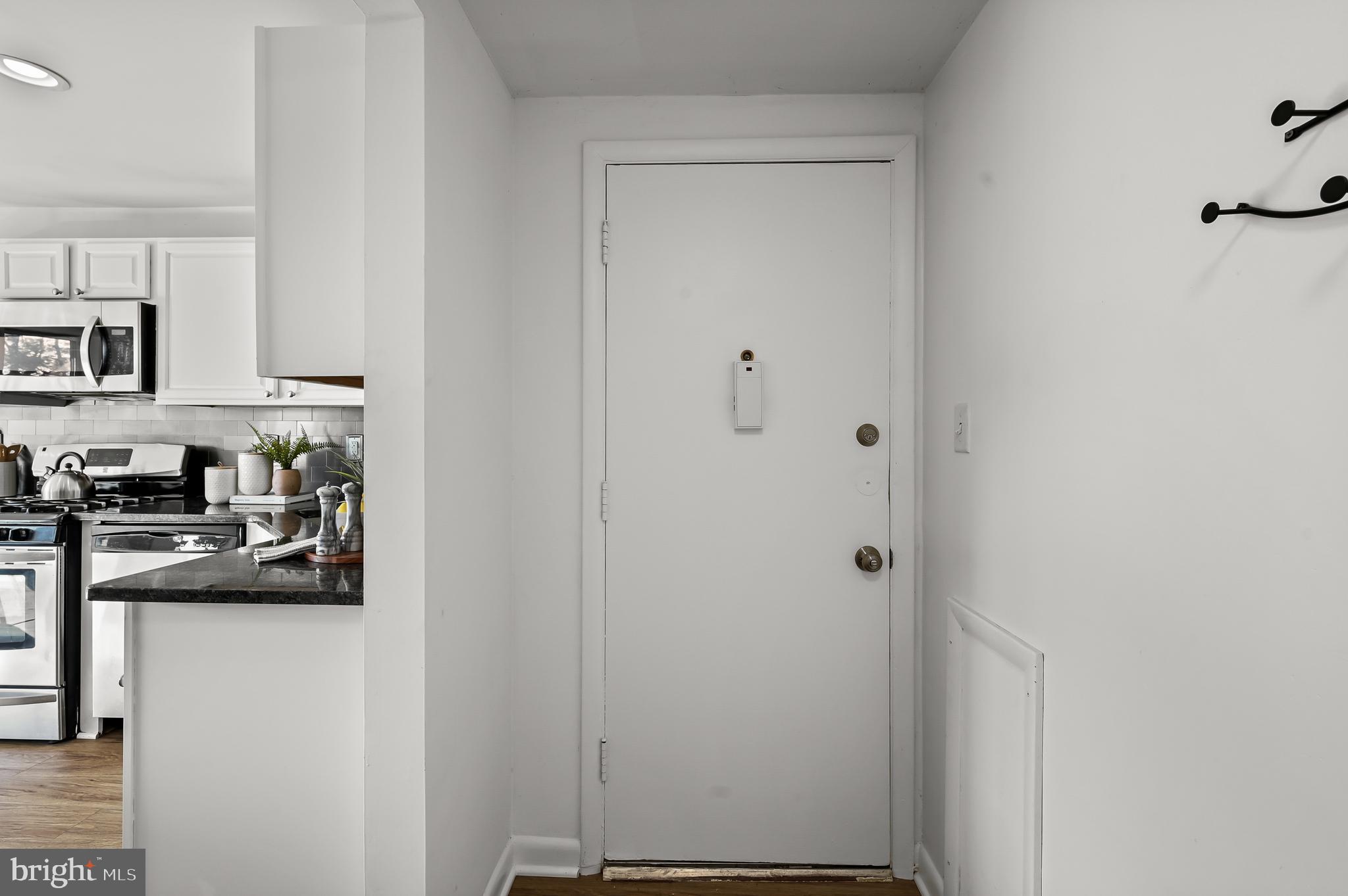 5 Cross Keys Road, Unit 5C Baltimore, MD 21210 - Photo 7 of 51 Entry