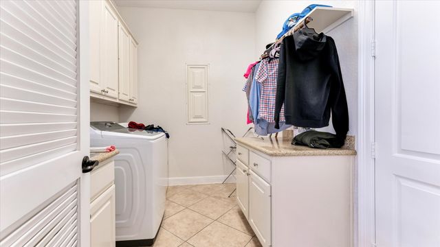 $1,349,000 | 3 North Fair Manor Circle, Spring, TX 77382