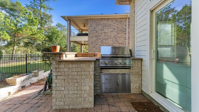 $1,349,000 | 3 North Fair Manor Circle, Spring, TX 77382