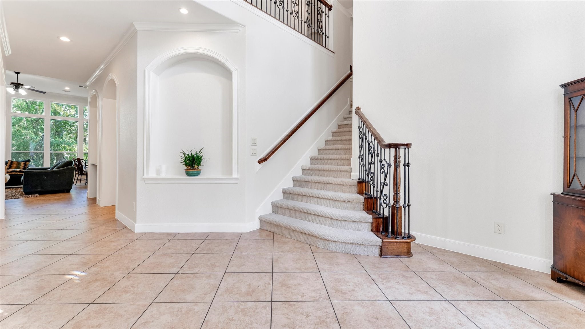 3 North Fair Manor Circle Spring, TX 77382 - Photo 5 of 39 a view of entryway and hall with a window