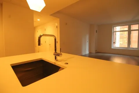 $3,200 | 100 Lovejoy Place, Unit 5M, Boston, MA 02114