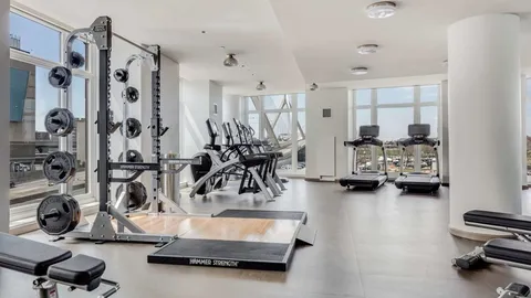 $3,200 | 100 Lovejoy Place, Unit 5M, Boston, MA 02114