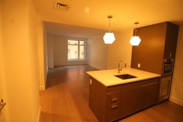 $3,200 | 100 Lovejoy Place, Unit 5M, Boston, MA 02114