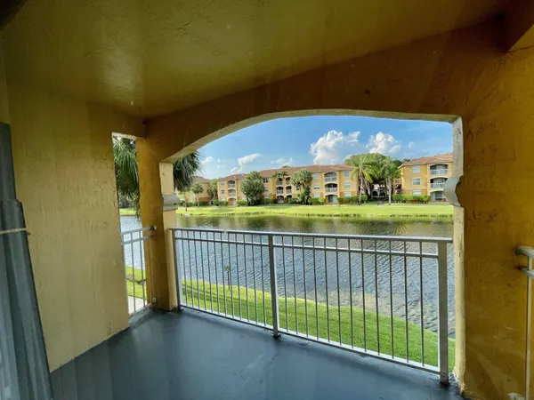 $2,550 | 9615 Northwest 1st Court, Unit 10202, Pembroke Pines, FL 33024