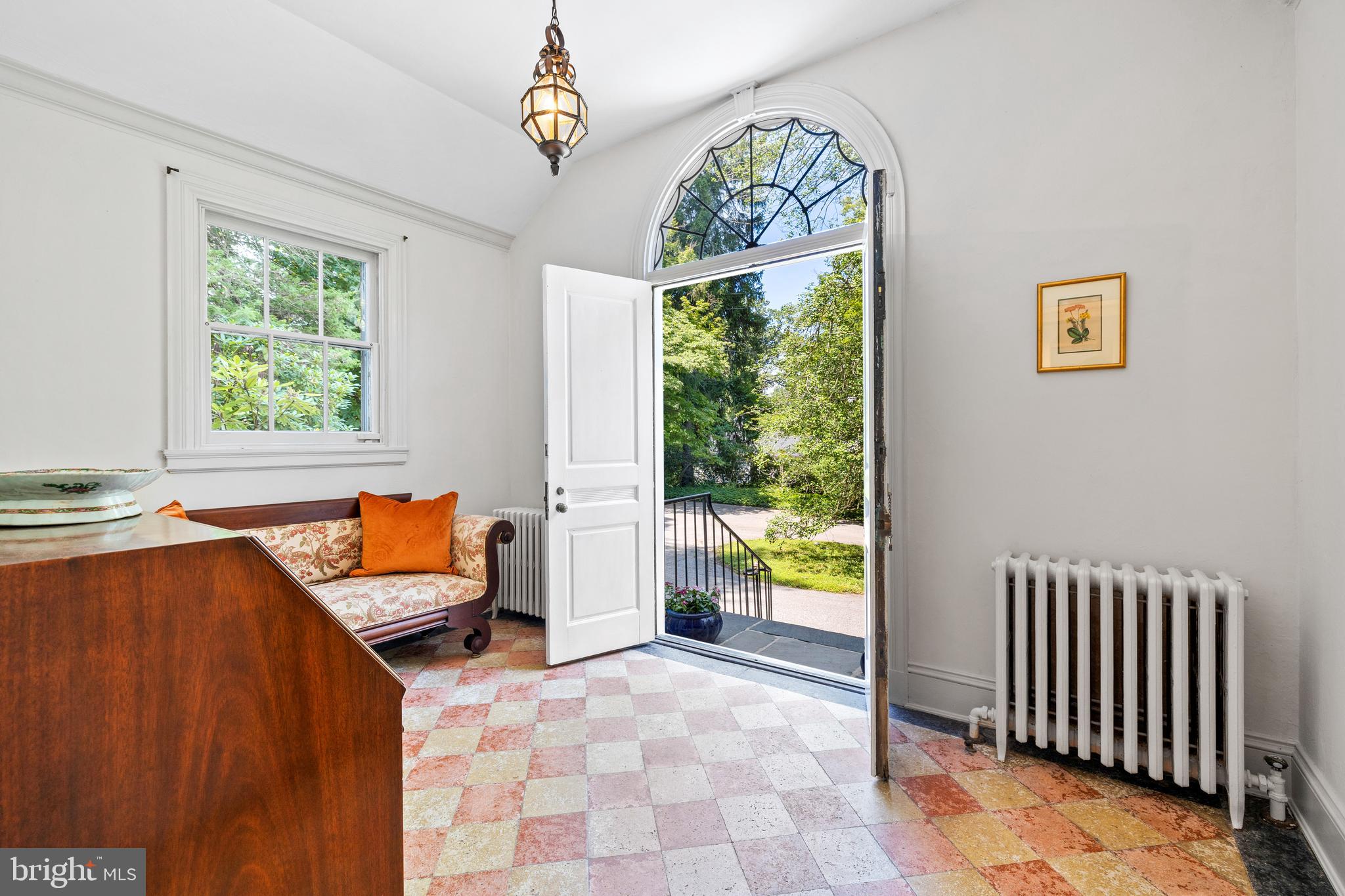 1919 Ruxton Road Towson, MD 21204 - Photo 4 of 87 Foyer