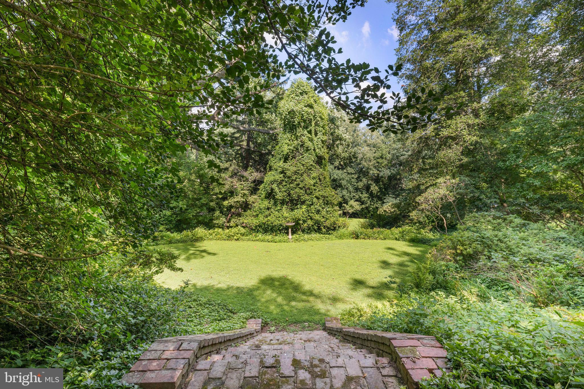 1919 Ruxton Road Towson, MD 21204 - Photo 59 of 87 Lawn and Gardens